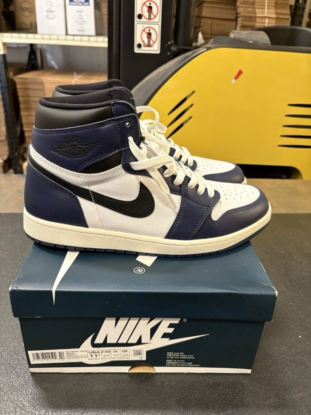 WORN Men’s Air Jordan 1 Retro High Midnight Navy DZ5485-401 Size 11.5 WITH BOX